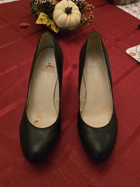 Marc Fisher Black Pointed-Toe Pump